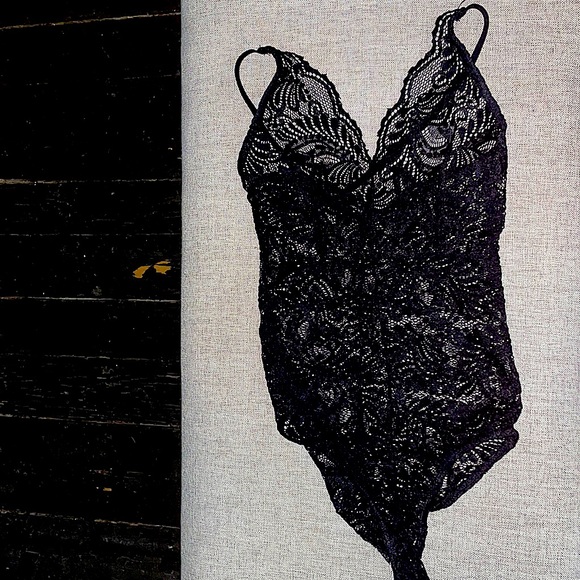 Lingerie - Picture 1 of 1